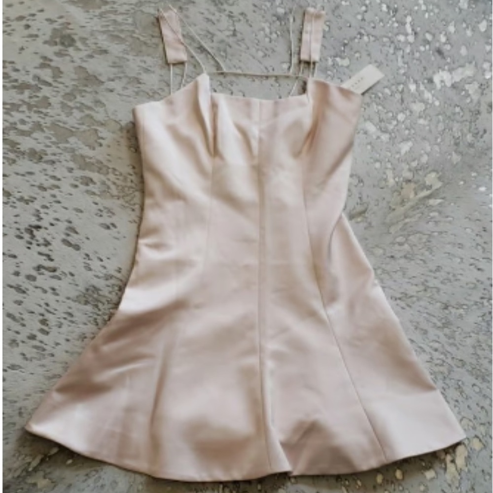Keepsake the Label
Elegant Cream Spaghetti Strap Dress